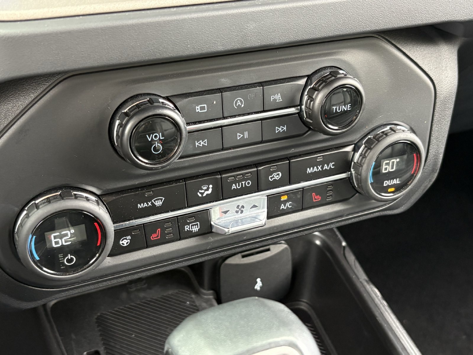 Certified 2025 Ford Bronco Outer Banks AWD/4WD image 29