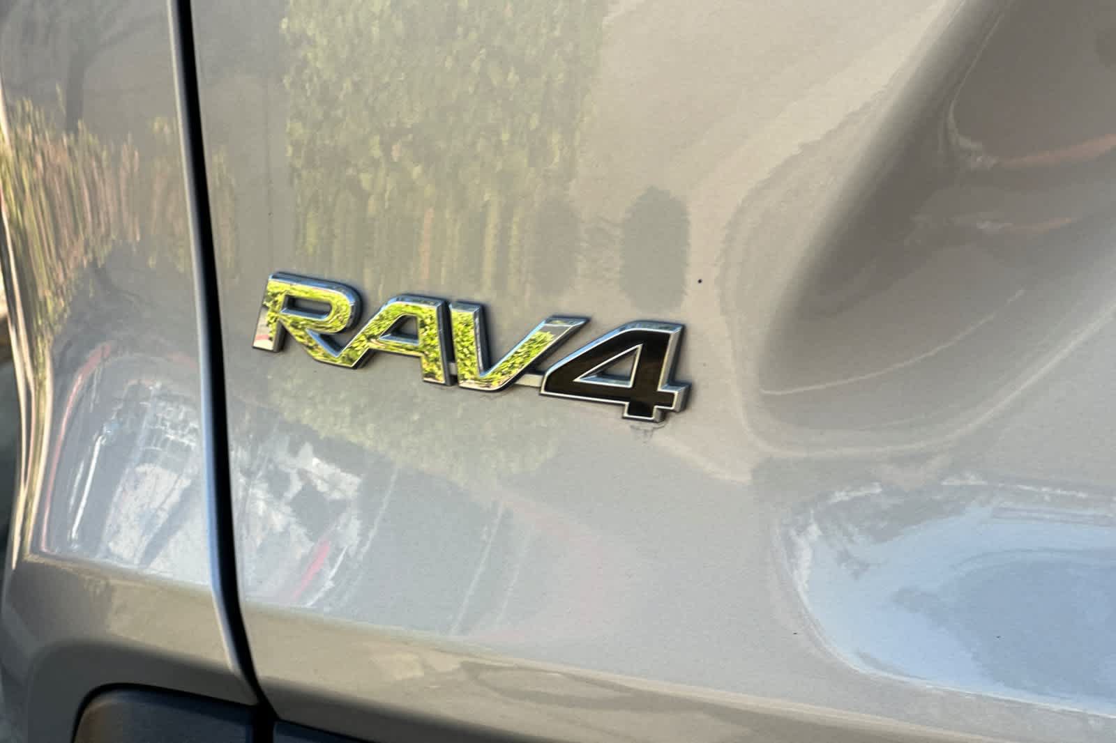 Used 2022 Toyota RAV4 XLE w/ Convenience Package AWD/4WD image 28