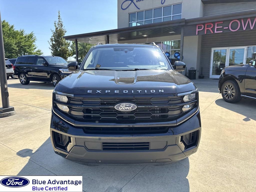 Certified 2025 Ford Expedition Active image 4