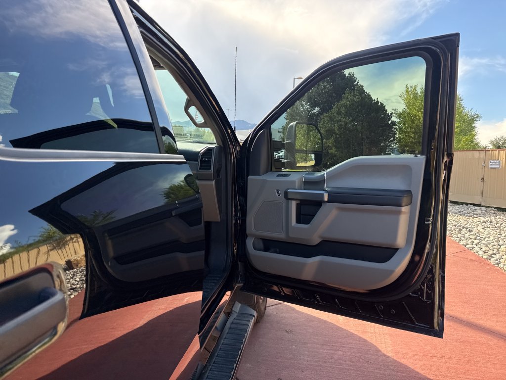 Certified 2022 Ford F250 XLT w/ Black Appearance Package AWD/4WD image 27