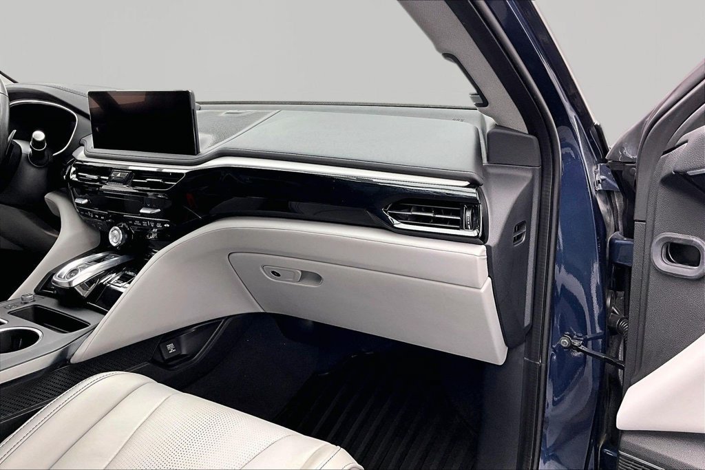 Used 2025 Acura MDX w/ Technology Package FWD image 17