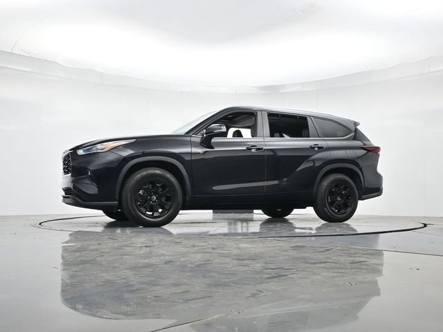 Used 2024 Toyota Highlander XLE FWD image 38