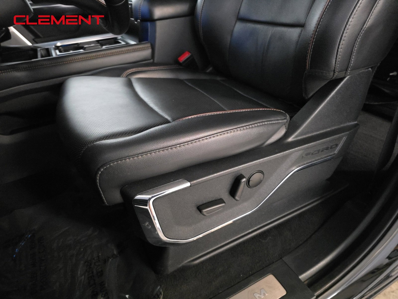 Certified 2023 Ford F450 Platinum w/ FX4 Off-Road Package image 29