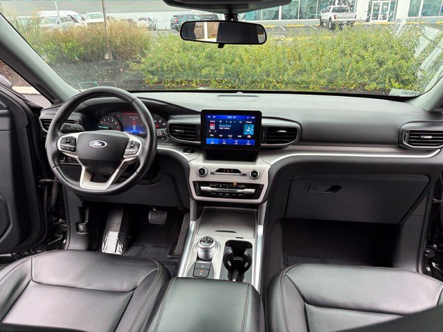 Certified 2024 Ford Explorer XLT w/ Equipment Group 202A AWD/4WD image 22