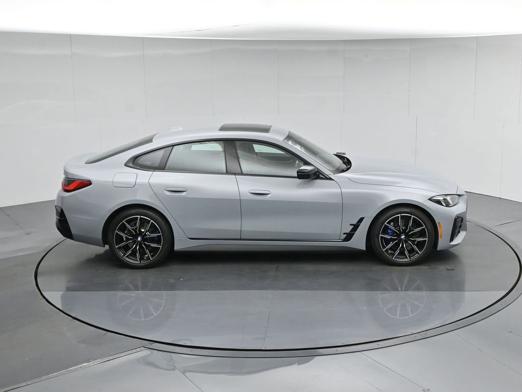 Used 2025 BMW i4 eDrive40 w/ M Sport Package image 9