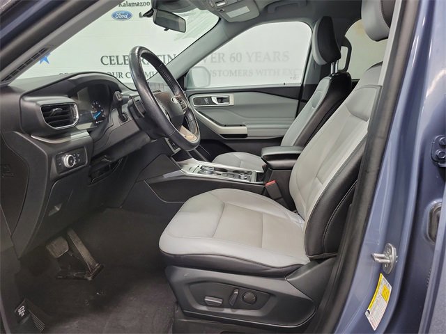 Certified 2021 Ford Explorer XLT w/ Equipment Group 202A image 8