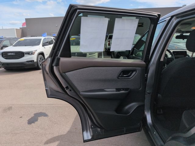 Used 2023 Nissan Rogue S AWD/4WD image 22