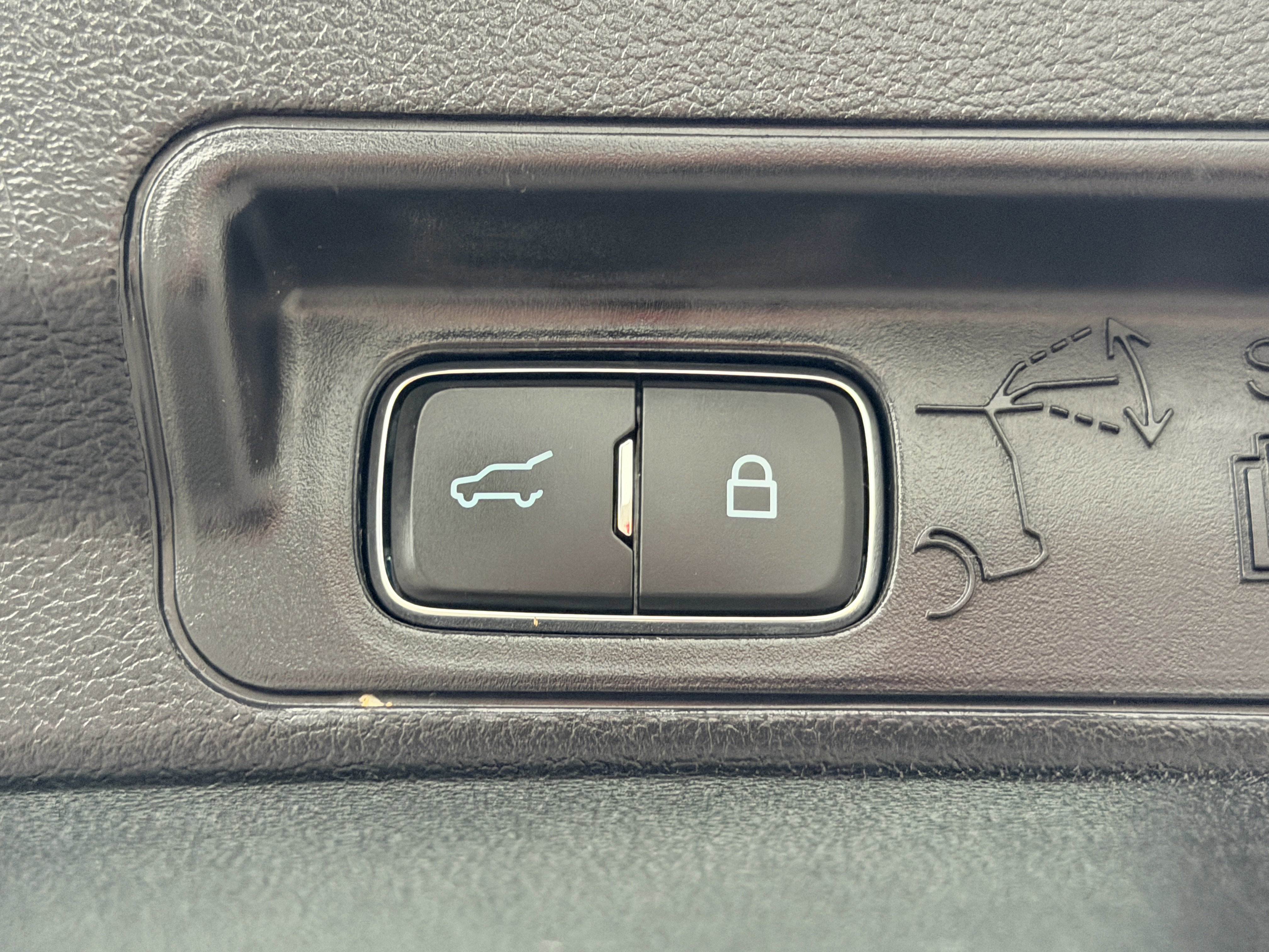 Certified 2022 Ford Explorer XLT image 11