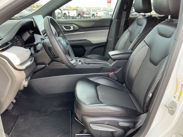 Used 2024 Jeep Compass Latitude AWD/4WD image 18