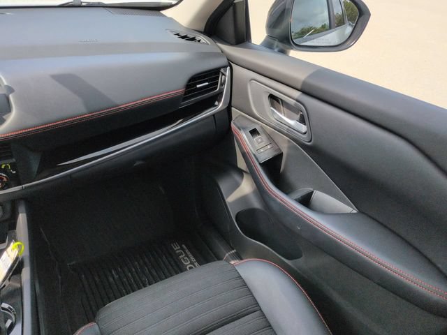 Used 2025 Nissan Rogue SV w/ Rock Creek Premium Package AWD/4WD image 19