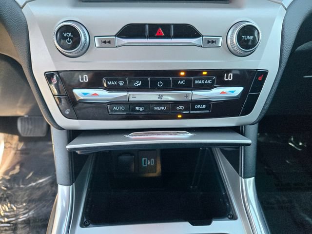 Certified 2020 Ford Explorer XLT w/ Equipment Group 202A AWD/4WD image 15
