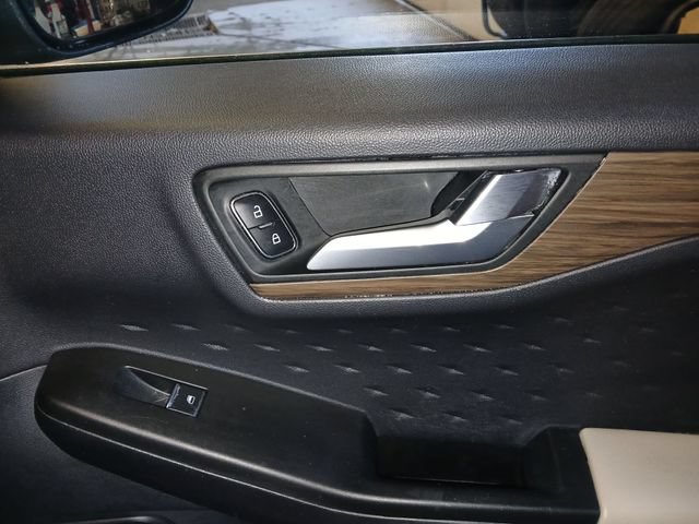 Certified 2020 Ford Escape Titanium AWD/4WD image 49