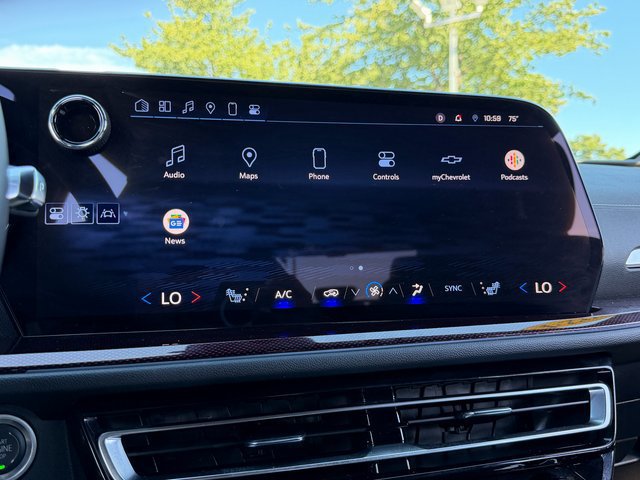 Used 2024 Chevrolet Traverse Z71 w/ Enhanced Driving Package AWD/4WD image 20