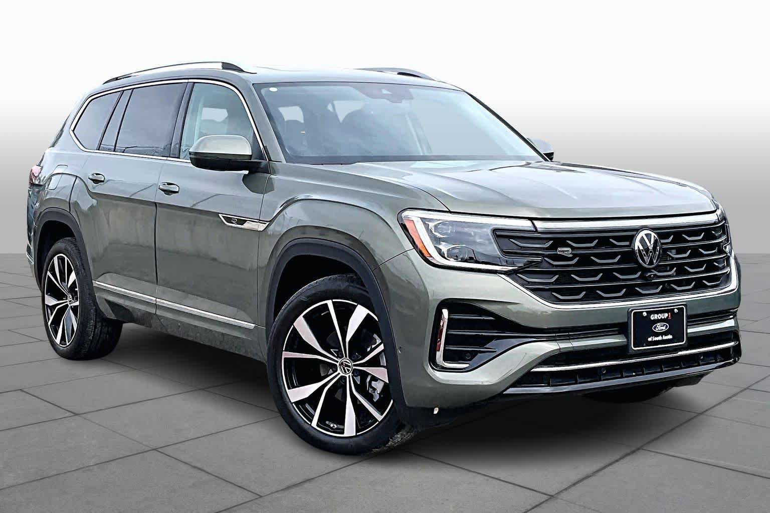 Used 2025 Volkswagen Atlas SEL Premium R-Line AWD/4WD image 3