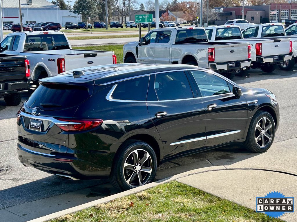 Used 2021 Buick Enclave Essence w/ Sport Touring Edition image 3