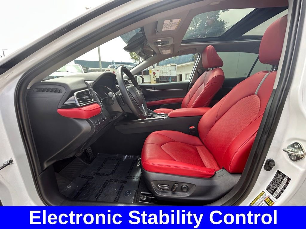 Used 2020 Toyota Camry XSE image 10