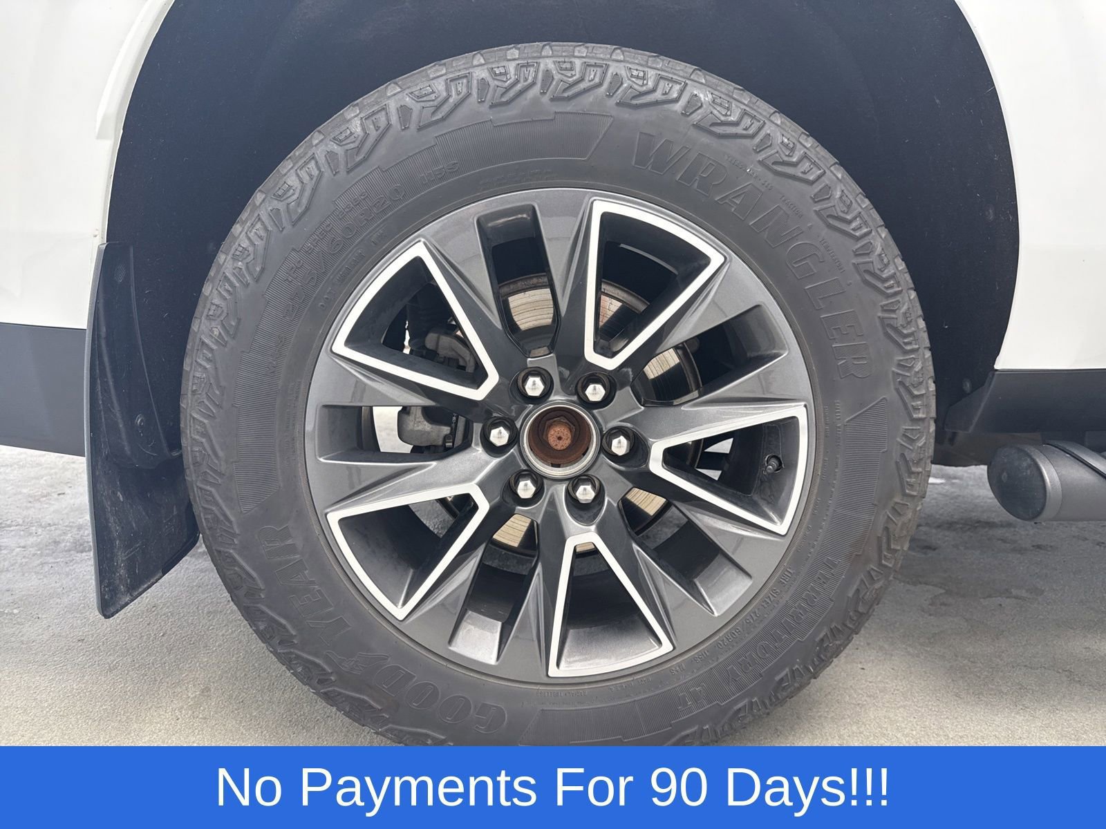 Used 2023 Chevrolet Suburban Z71 w/ Luxury Package image 53