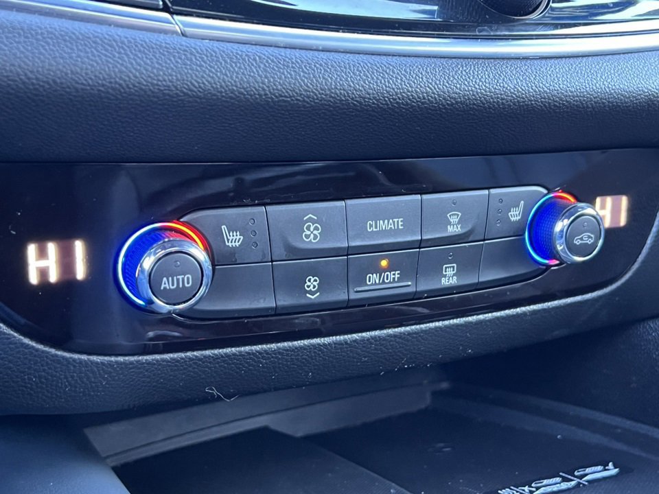 Used 2022 Buick Enclave Essence w/ Experience Buick Package image 33