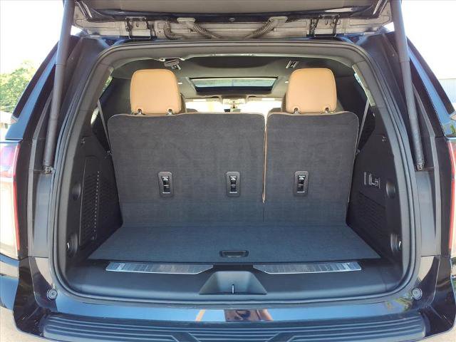 Used 2022 Chevrolet Tahoe Premier w/ Premium Package AWD/4WD image 4