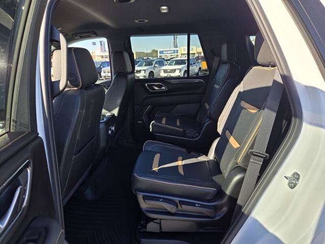 Used 2024 GMC Yukon AT4 AWD/4WD image 14