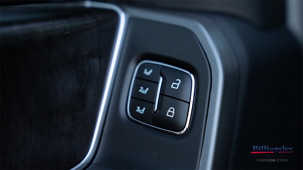 Certified 2025 Ford F250 Lariat w/ Tremor Off-Road Package image 21