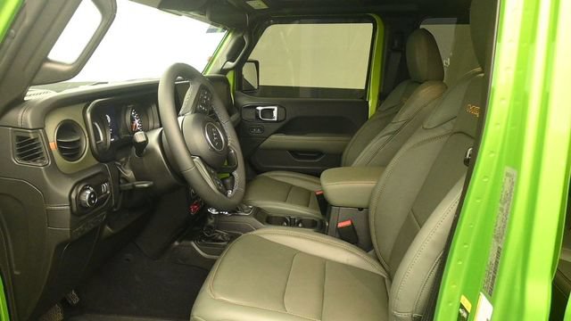 Used 2025 Jeep Gladiator Mojave w/ Convenience Group AWD/4WD image 12