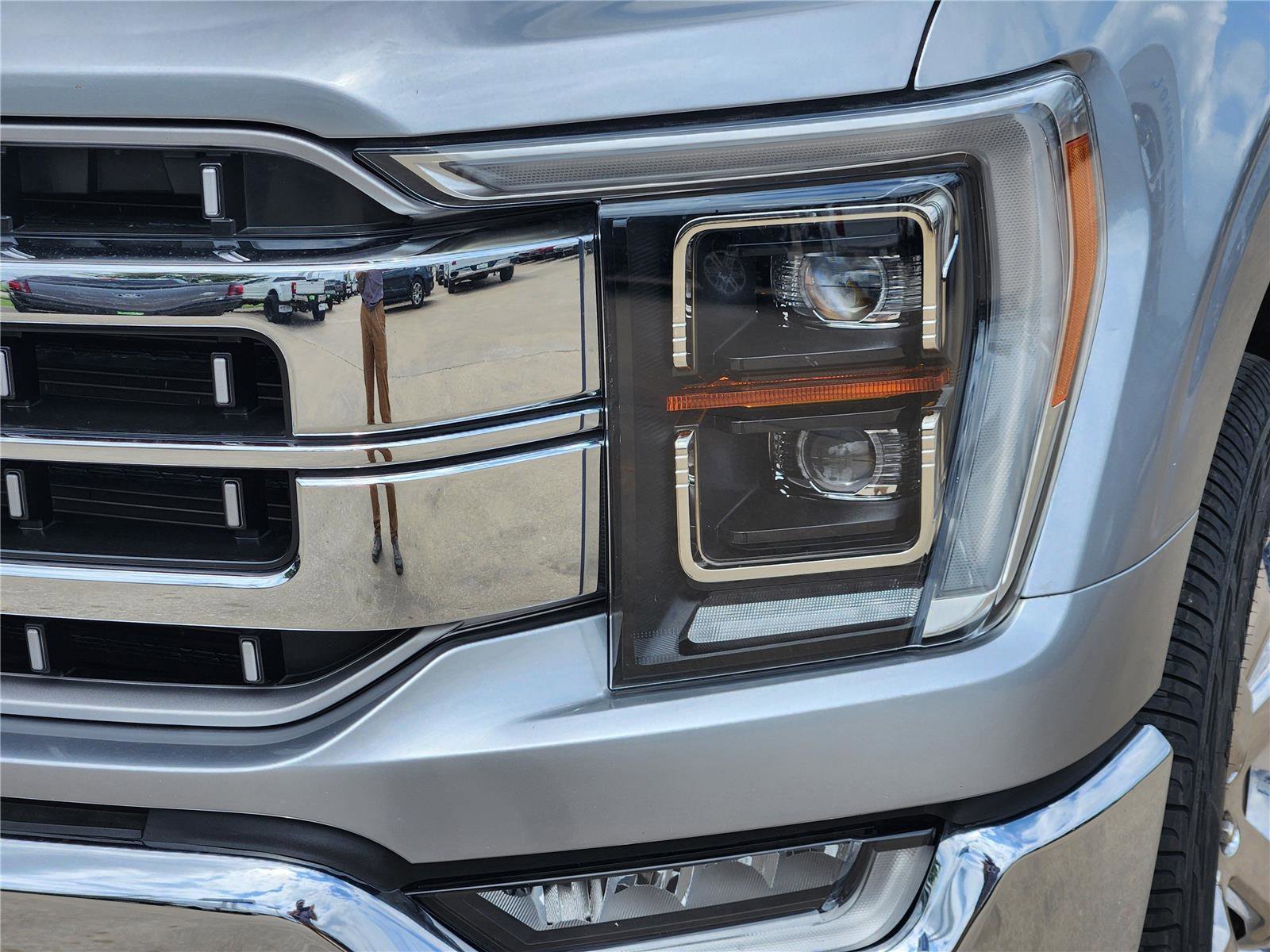 Certified 2022 Ford F150 Lariat w/ Equipment Group 502A High image 6