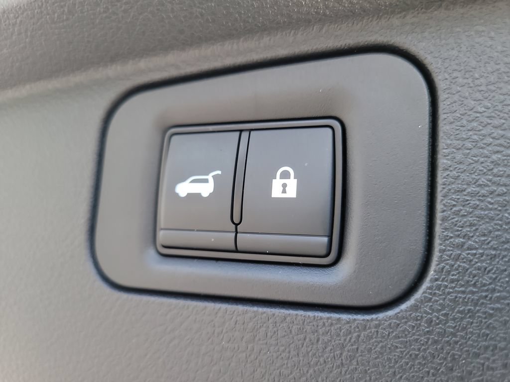 Used 2025 Nissan Armada Platinum Reserve RWD image 9