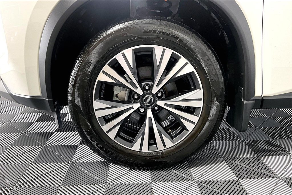 Used 2023 Nissan Rogue SV AWD/4WD image 8