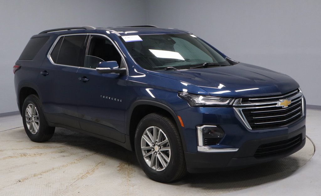 Used 2023 Chevrolet Traverse LT