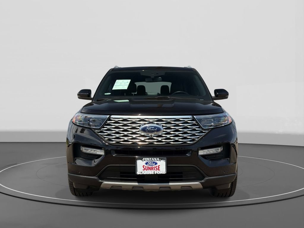 Certified 2022 Ford Explorer Platinum w/ Technology Package AWD/4WD image 3