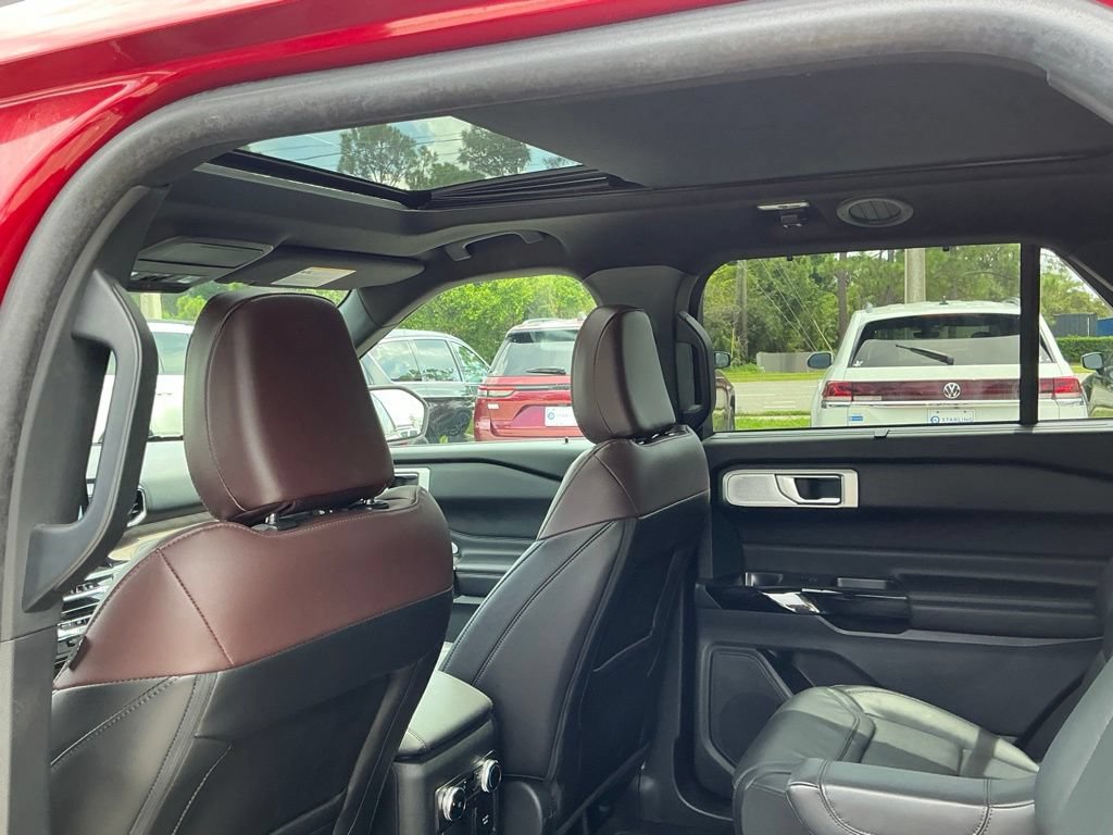 Certified 2023 Ford Explorer Platinum w/ Technology Package AWD/4WD image 37