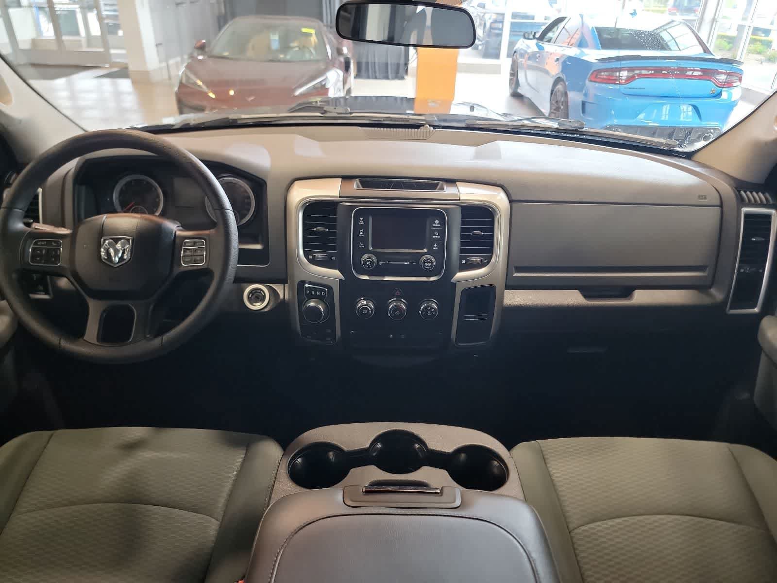 Used 2019 RAM 1500 Classic SLT AWD/4WD image 32