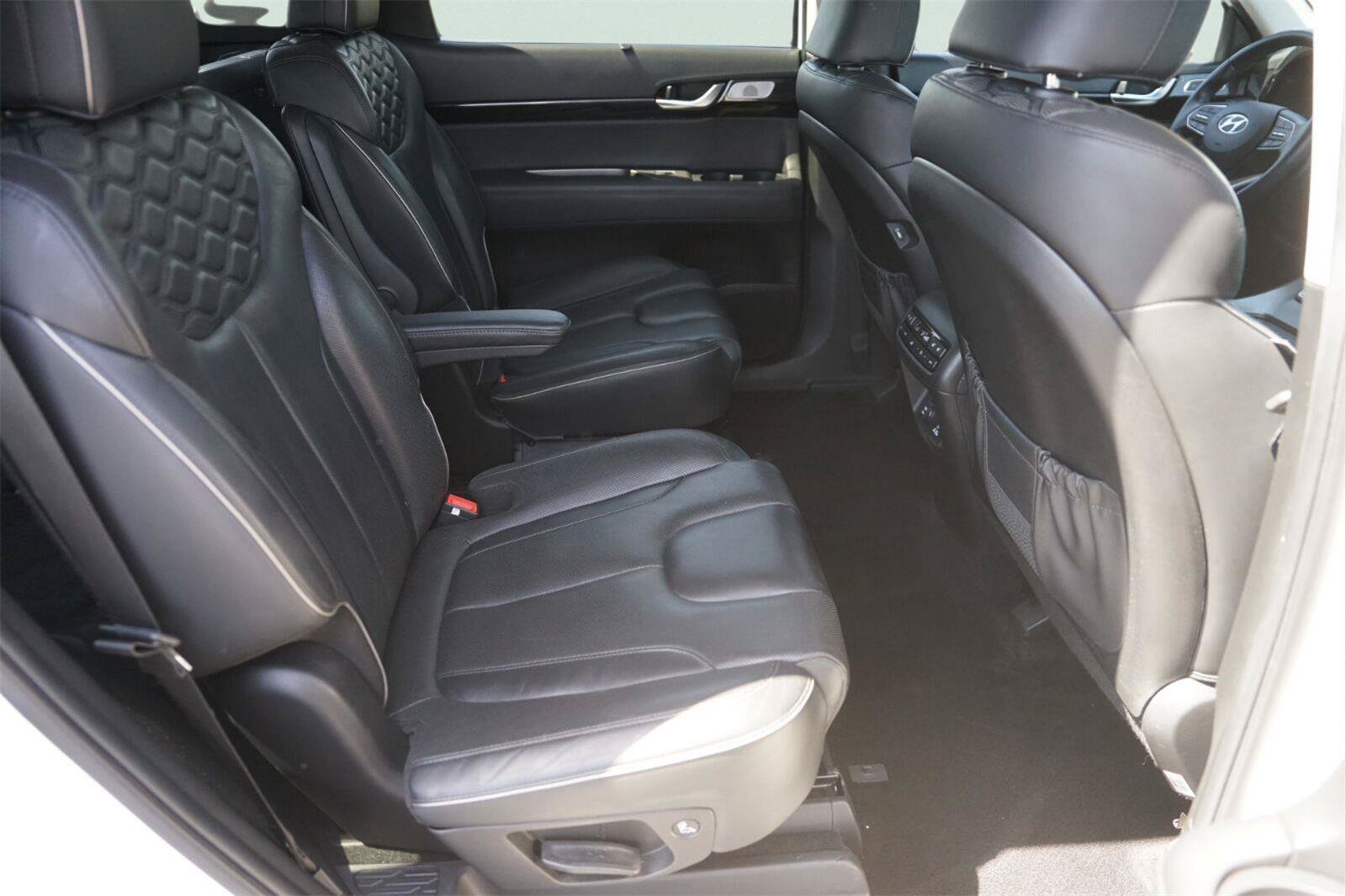 Used 2022 Hyundai Palisade Limited FWD image 16