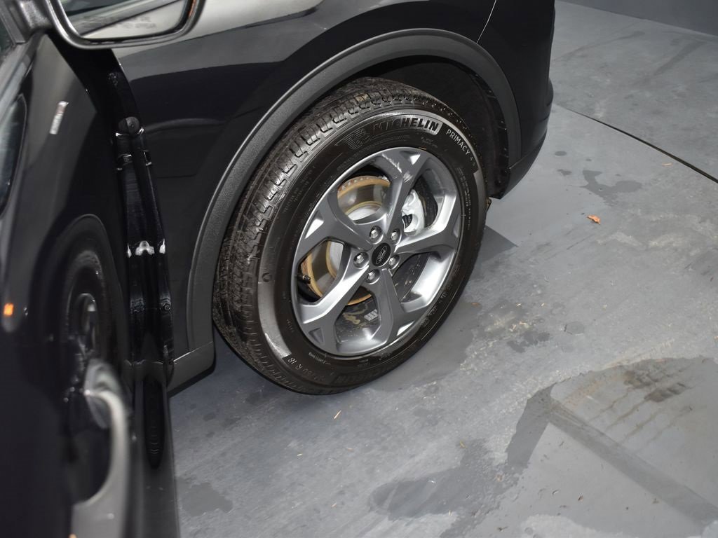 Certified 2025 Ford Escape ST-Line image 18