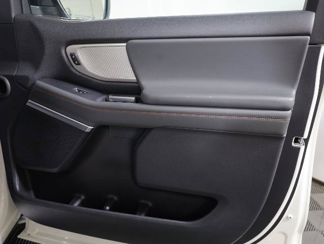 Certified 2025 Ford Expedition Active AWD/4WD image 34