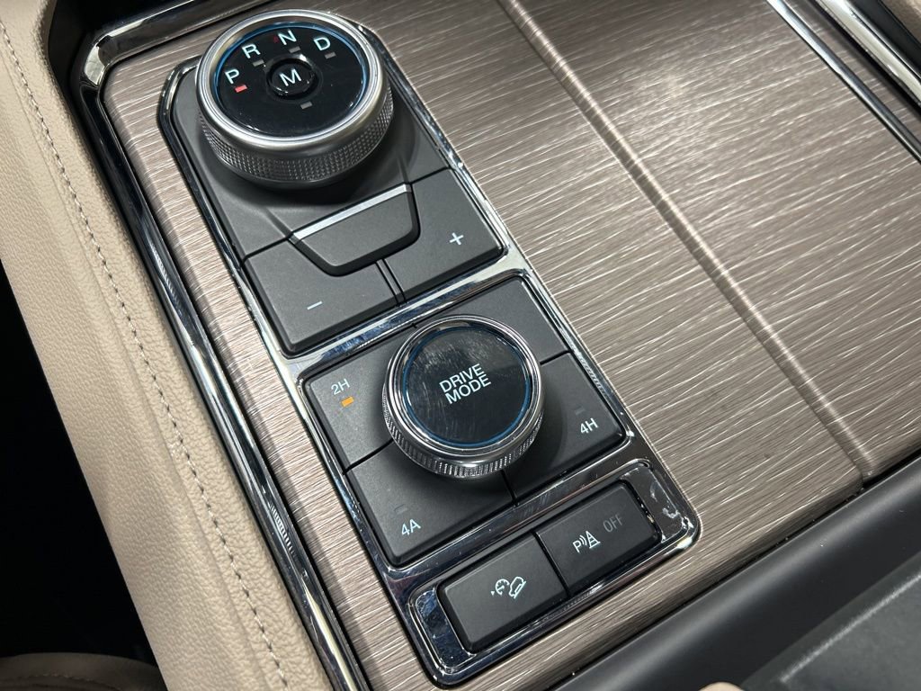 Certified 2024 Ford Expedition Limited image 29