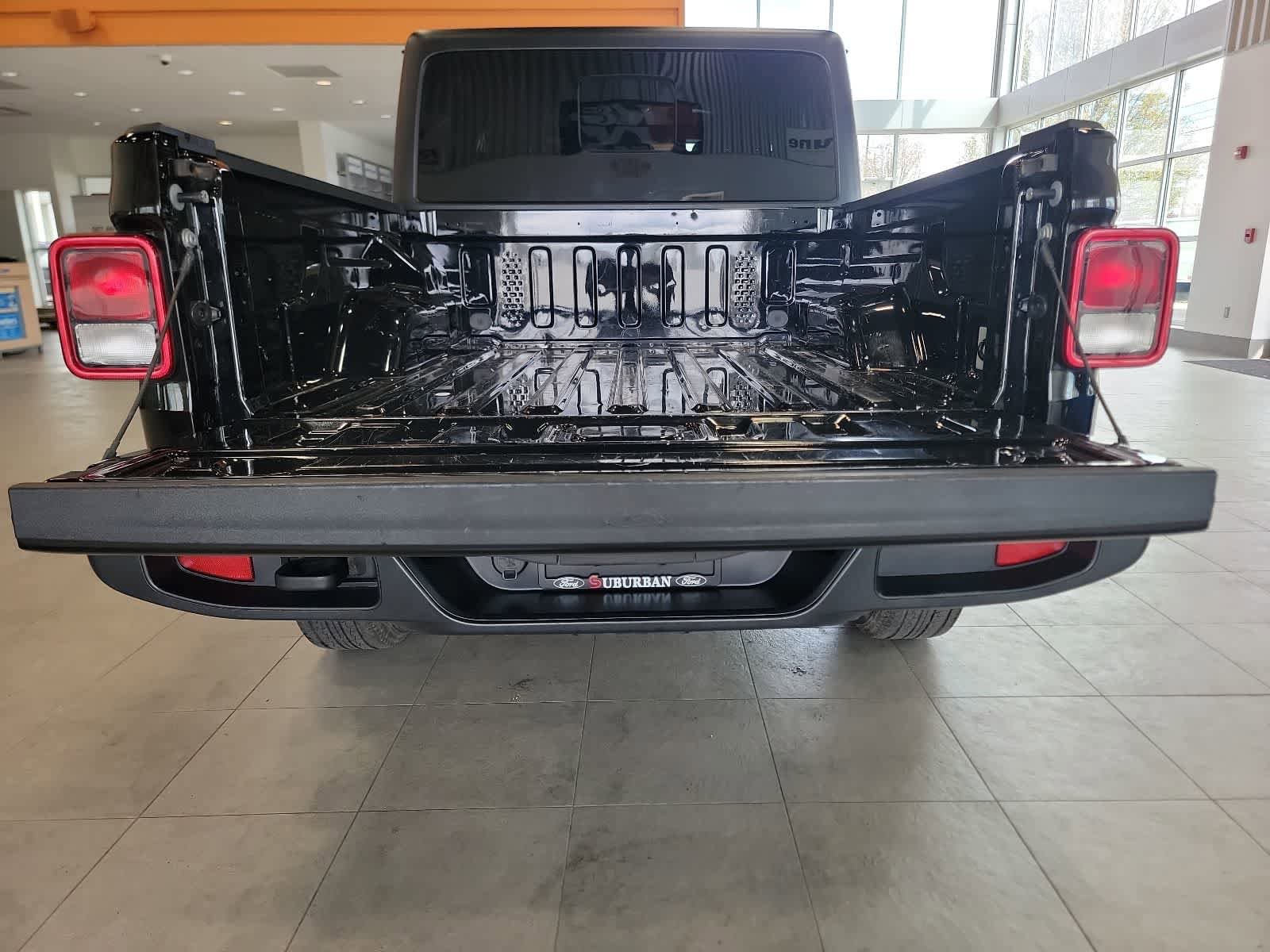 Used 2023 Jeep Gladiator Overland AWD/4WD image 25