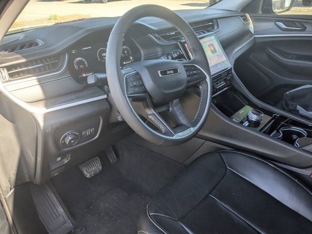 Used 2023 Jeep Grand Cherokee Limited w/ Luxury Tech Group II AWD/4WD image 15