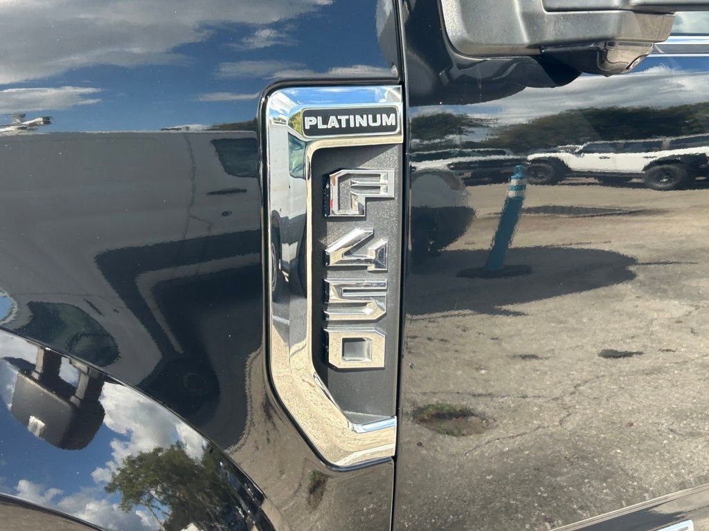 Certified 2021 Ford F450 Platinum w/ FX4 Off-Road Package image 21