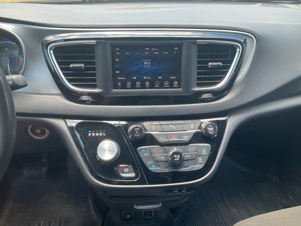Used 2020 Chrysler Pacifica Touring w/ S Appearance Package FWD image 23