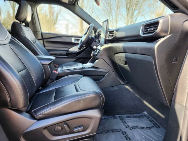 Certified 2022 Ford Explorer ST w/ Equipment Group 401A image 11