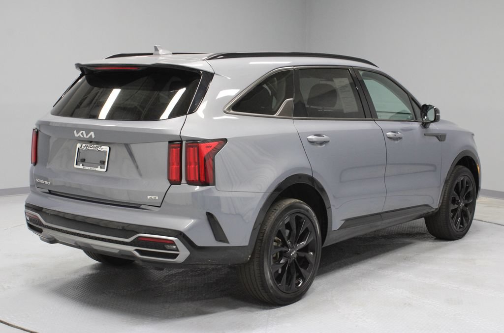 Used 2023 Kia Sorento SX AWD/4WD image 11