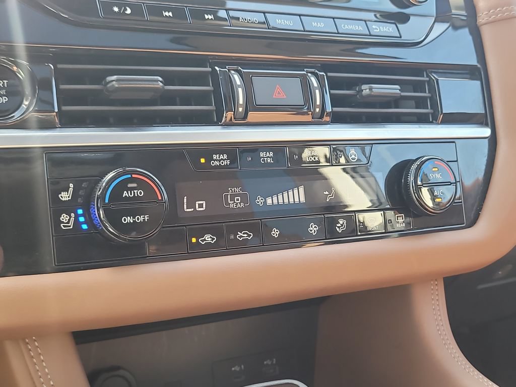 Used 2025 Nissan Pathfinder Platinum AWD/4WD image 25
