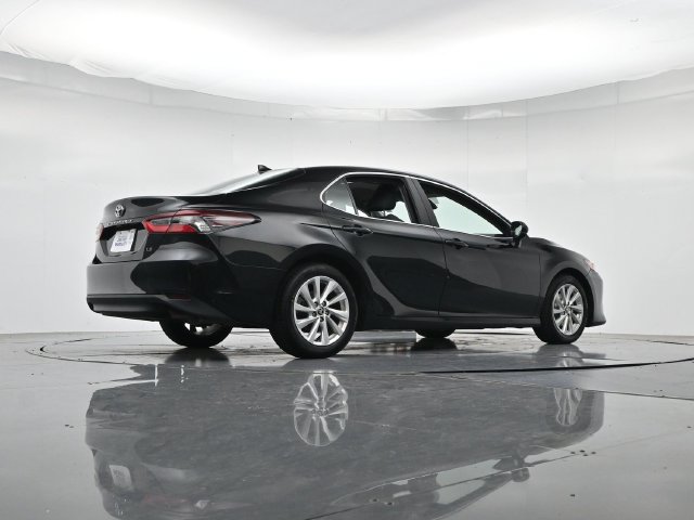 Used 2024 Toyota Camry LE FWD image 31