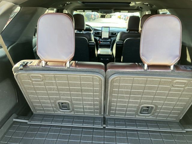 Certified 2021 Ford Explorer Platinum w/ Equipment Group 601A image 39