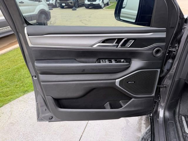 Used 2023 Jeep Wagoneer Series II image 10