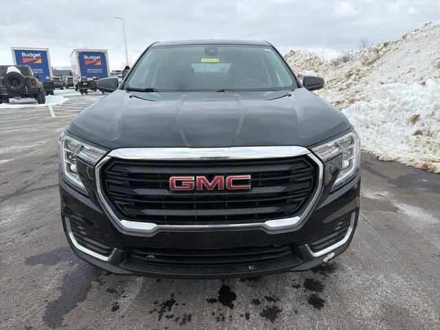 Used 2024 GMC Terrain SLE image 6