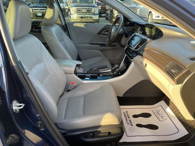 Used 2017 Honda Accord EX-L image 19