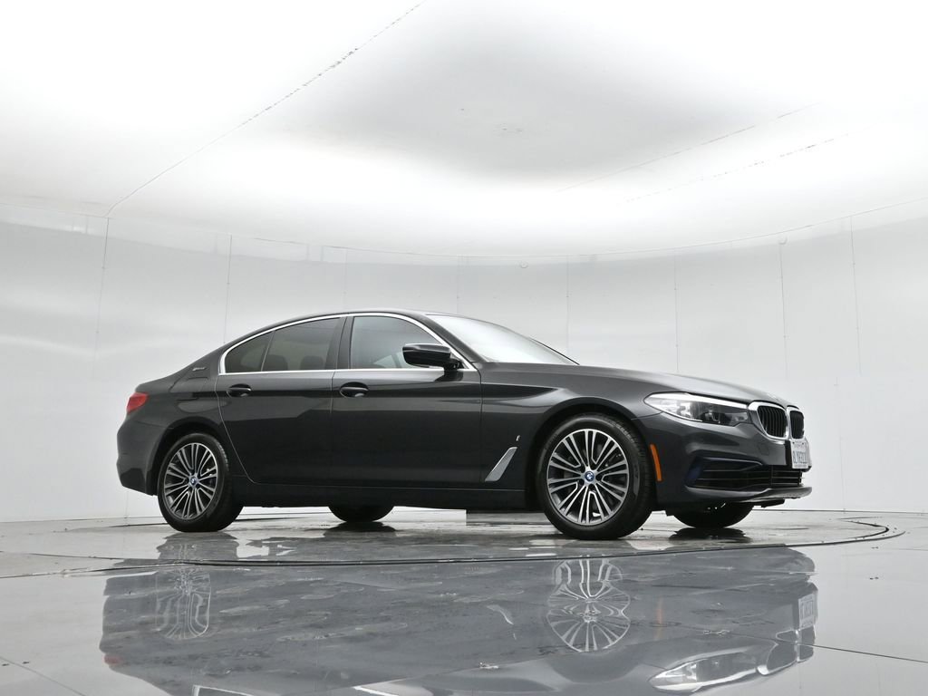 Used 2019 BMW 530e w/ Convenience Package image 4